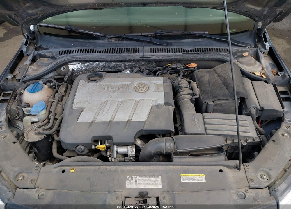 2014 VOLKSWAGEN JETTA 2.0L TDI VALUE EDITION VIN: 3VWLL7AJ2EM271356