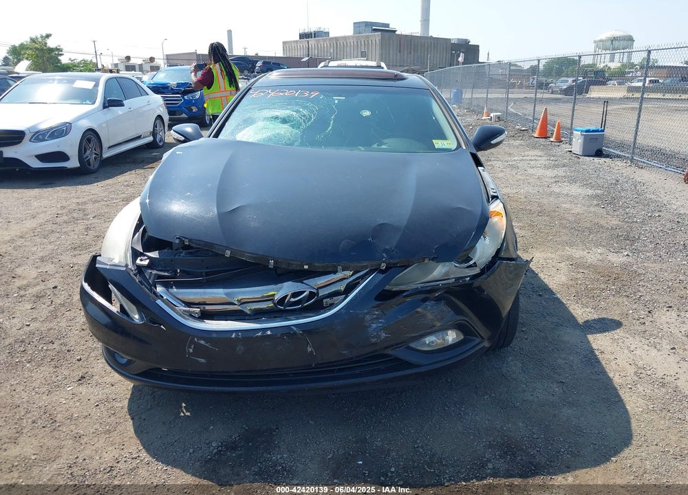 2011 HYUNDAI SONATA VIN: 5NPEC4AC1BH240466