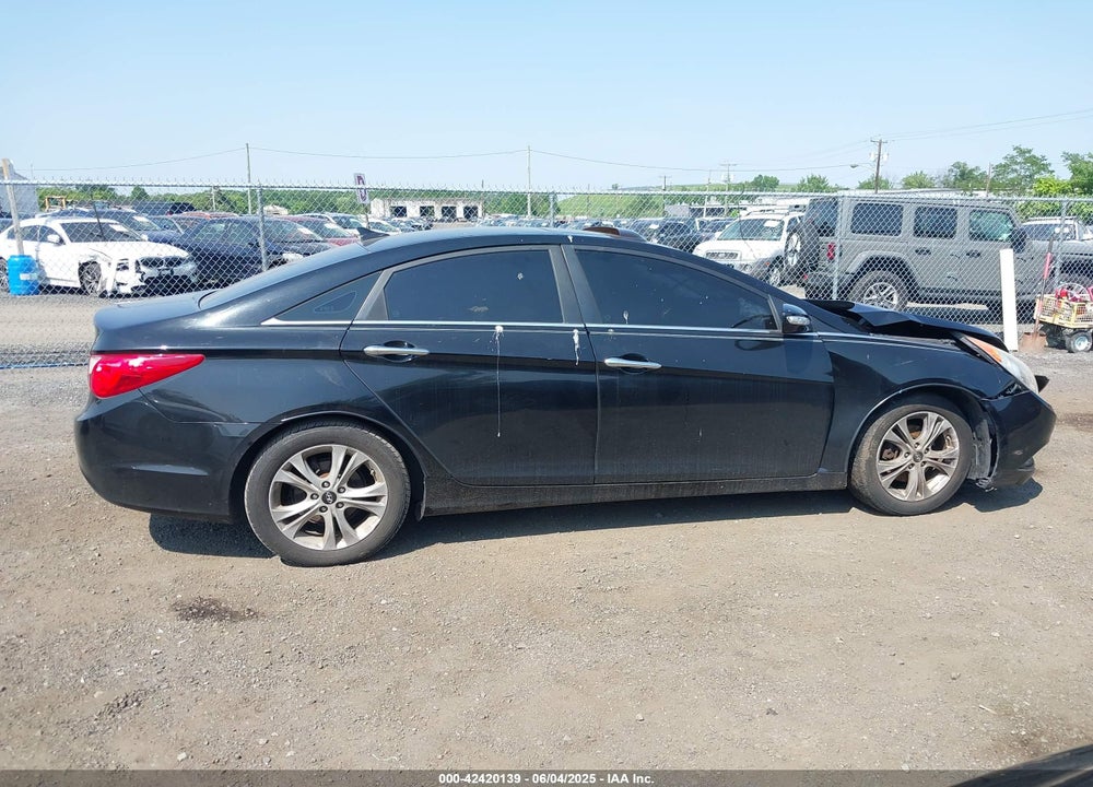 2011 HYUNDAI SONATA VIN: 5NPEC4AC1BH240466