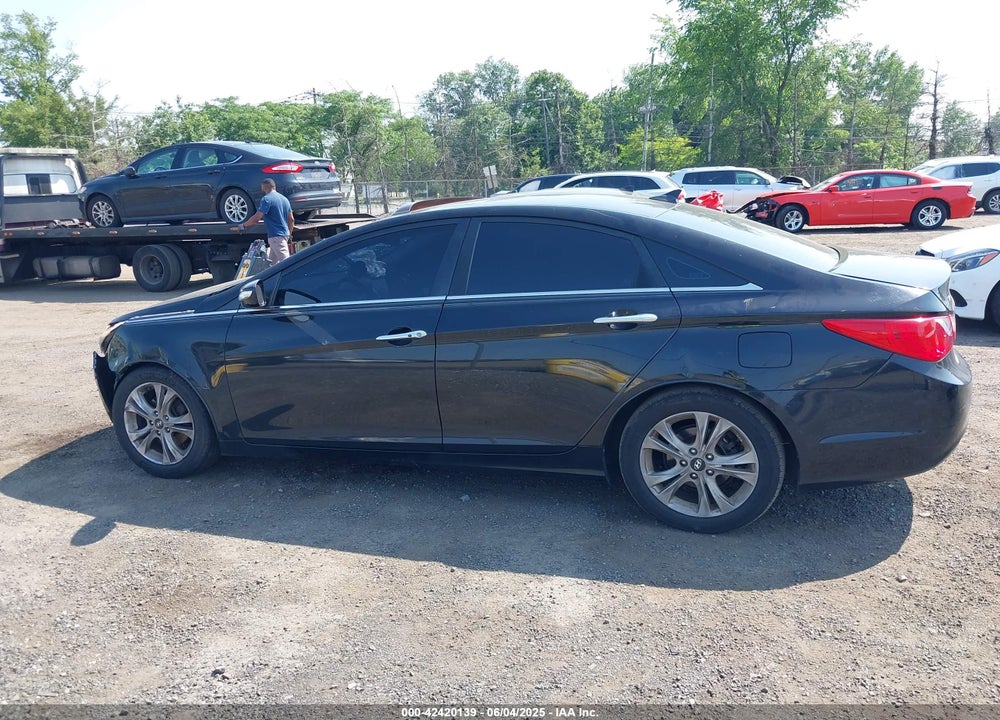 2011 HYUNDAI SONATA VIN: 5NPEC4AC1BH240466