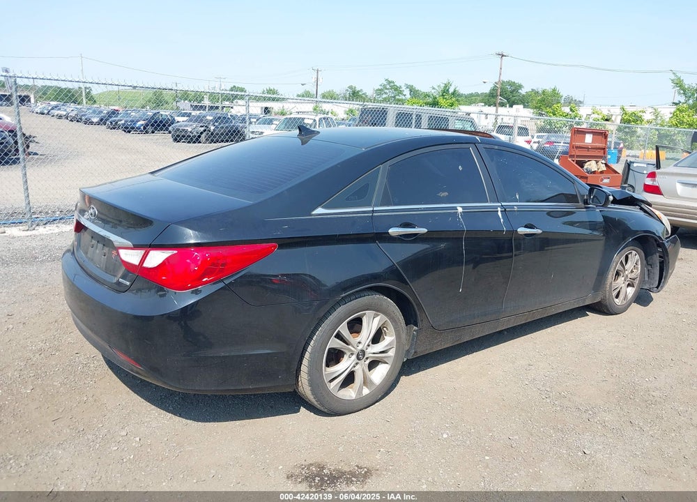 2011 HYUNDAI SONATA VIN: 5NPEC4AC1BH240466