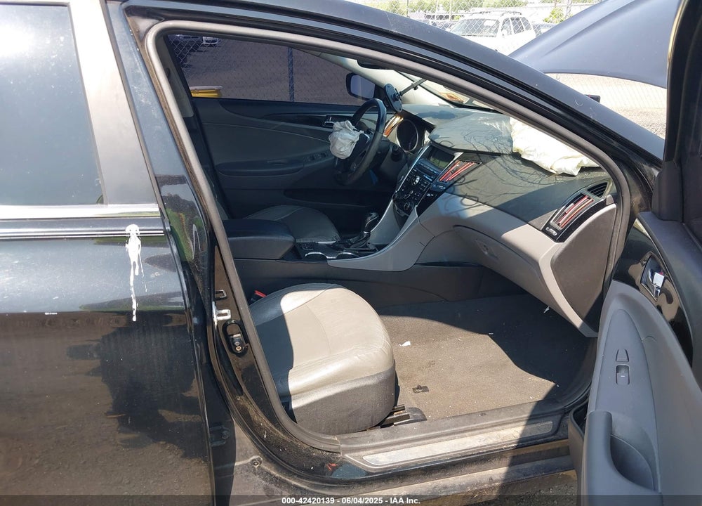 2011 HYUNDAI SONATA VIN: 5NPEC4AC1BH240466