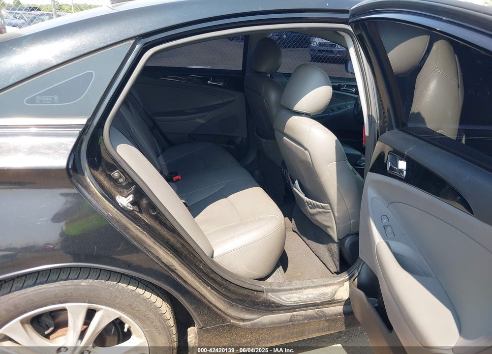 2011 HYUNDAI SONATA VIN: 5NPEC4AC1BH240466