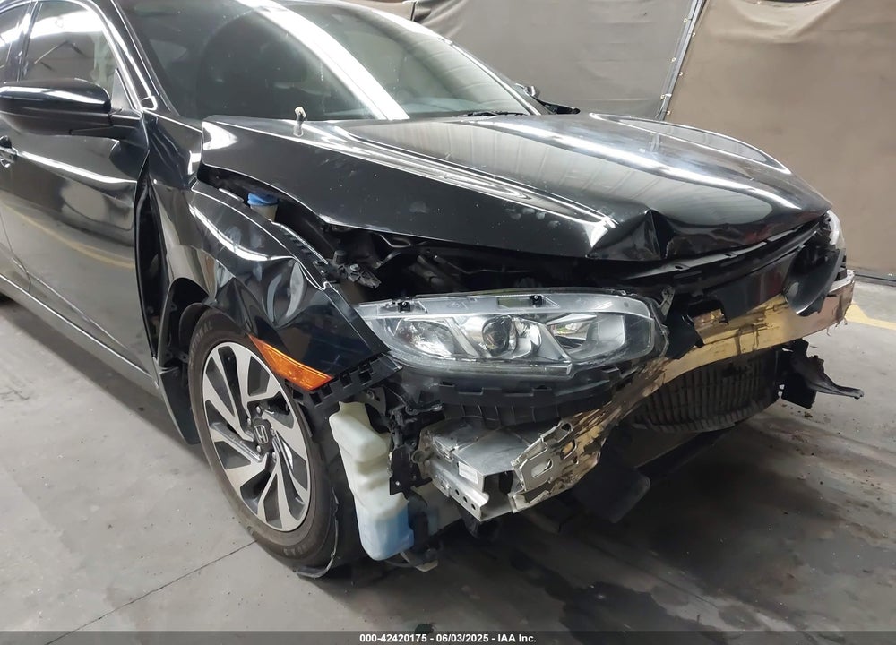 2018 HONDA CIVIC VIN: SHHFK7H24JU240639