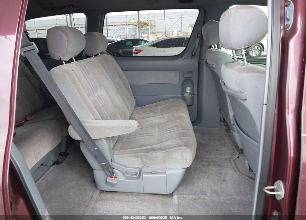 2000 TOYOTA SIENNA CE VIN: 4T3ZF19C9YU272076