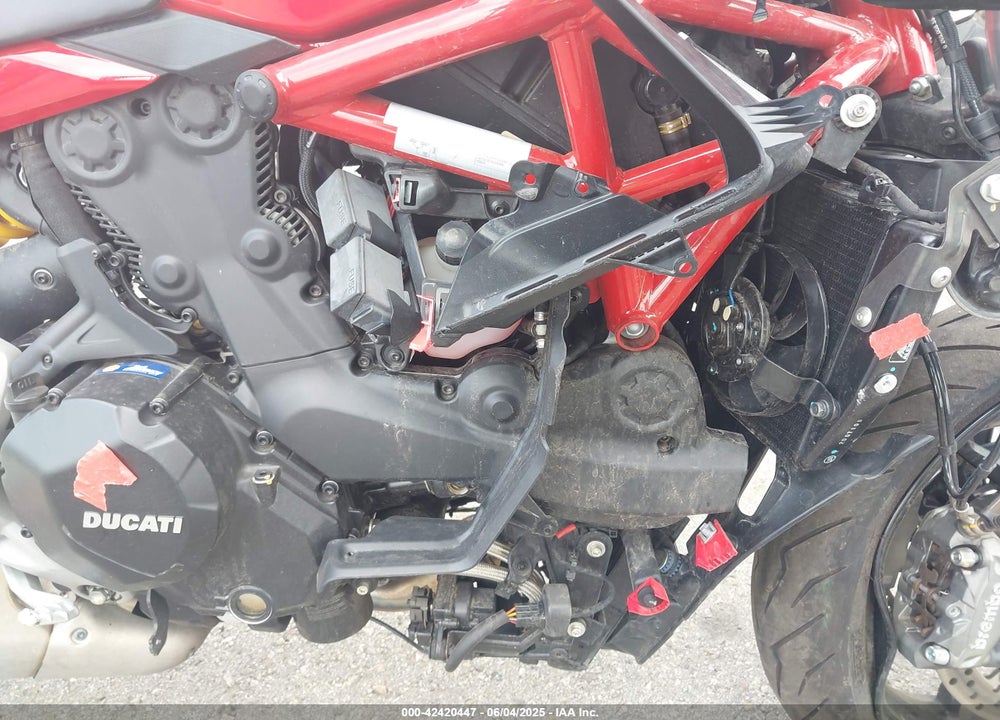 2022 DUCATI SUPERSPORT VIN: ZDMVABDS8NB002637