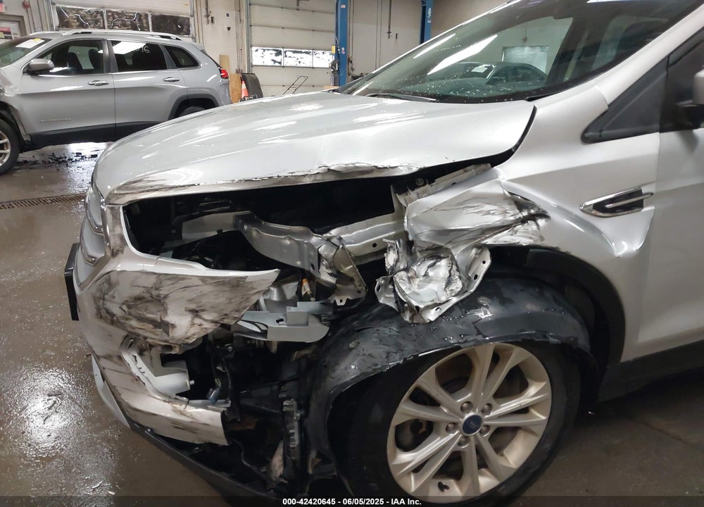 2017 FORD ESCAPE VIN: 1FMCU9GD7HUE81797