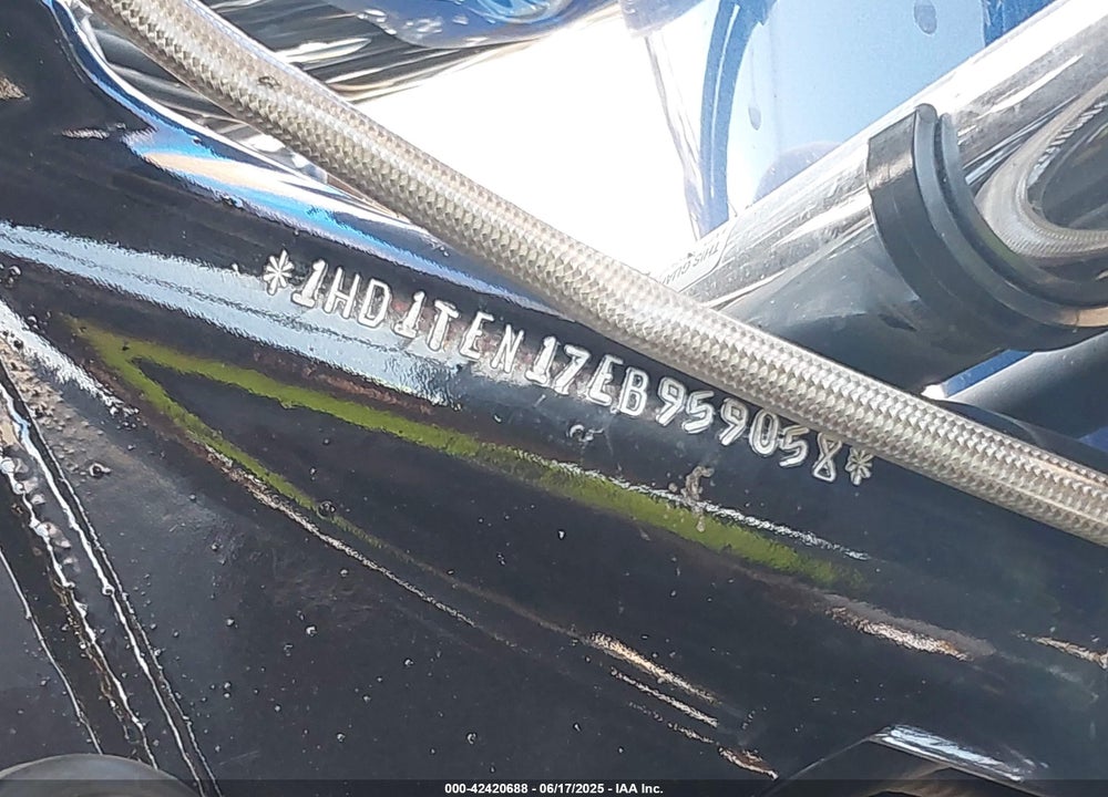 2014 HARLEY-DAVIDSON FLHTKSE CVO LIMITED VIN: 1HD1TEN17EB959058