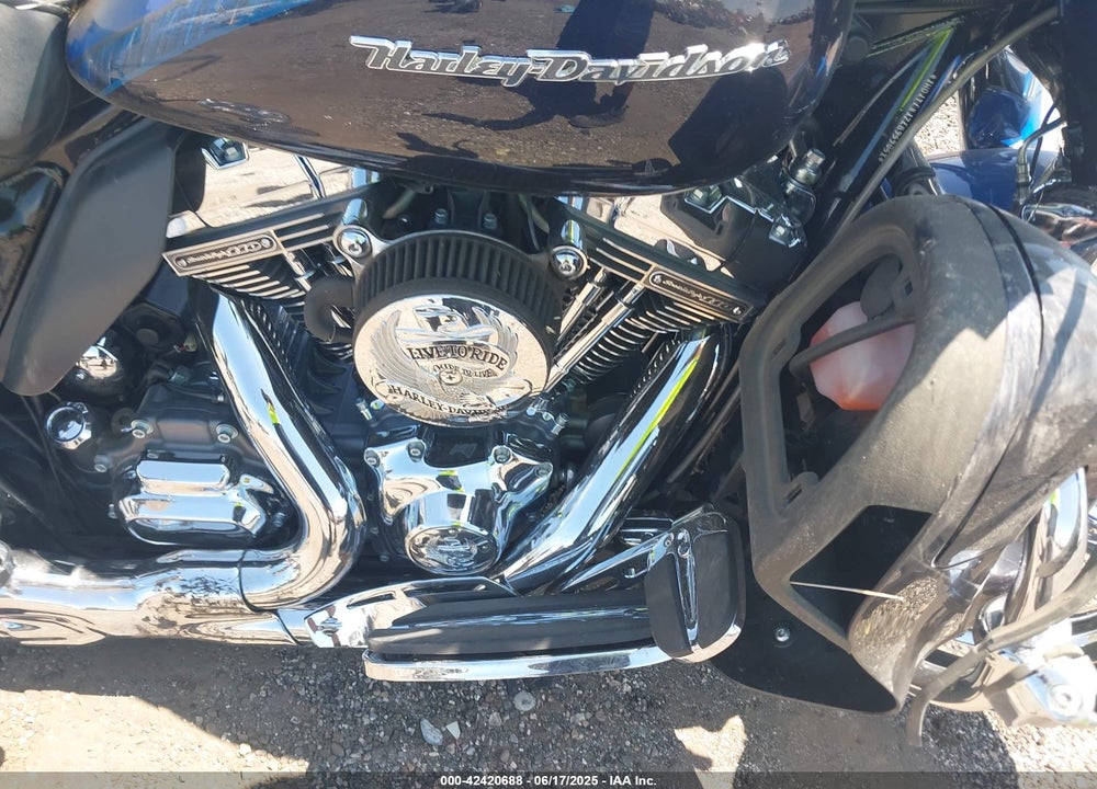 2014 HARLEY-DAVIDSON FLHTKSE CVO LIMITED VIN: 1HD1TEN17EB959058