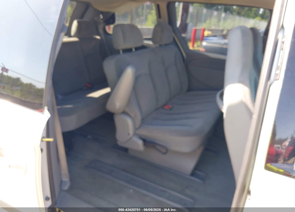2005 CHRYSLER TOWN & COUNTRY VIN: 1C4GP45R95B198498
