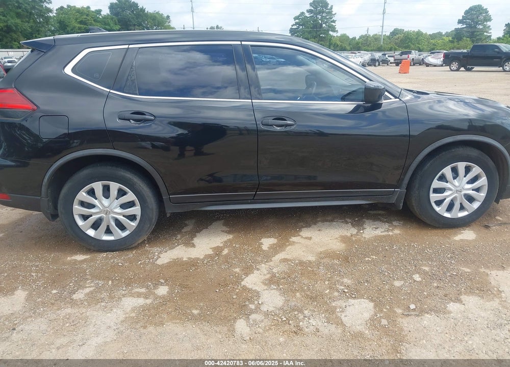 2017 NISSAN ROGUE VIN: JN8AT2MT1HW388428