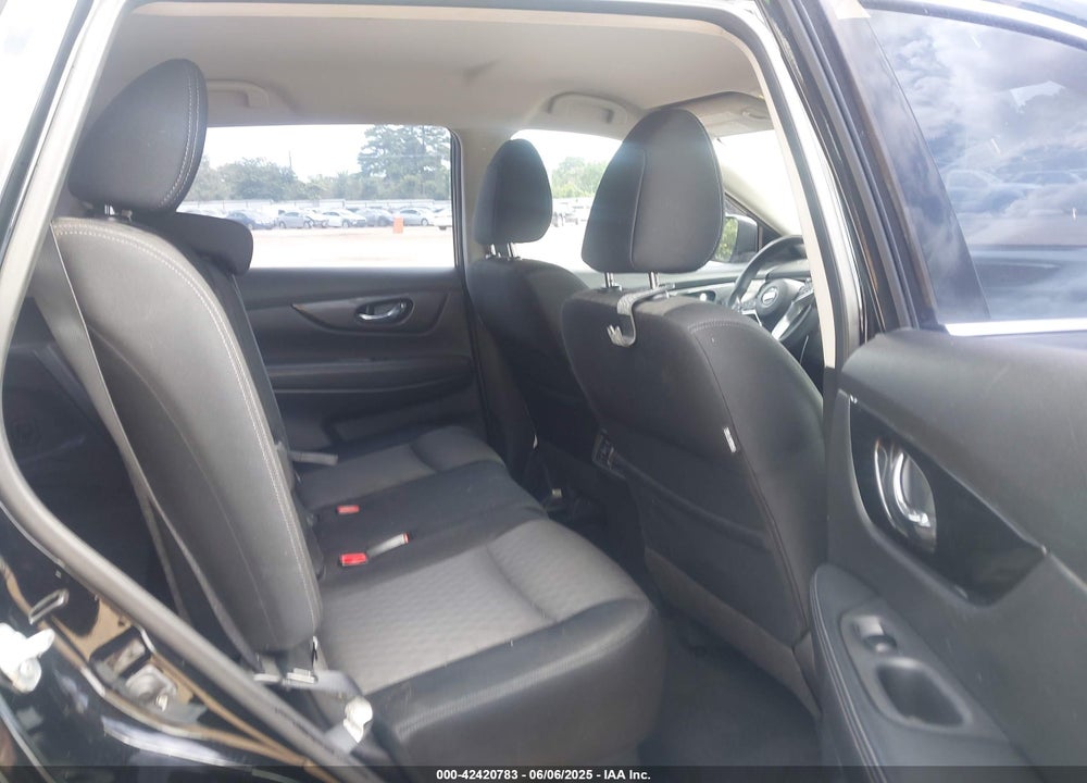 2017 NISSAN ROGUE VIN: JN8AT2MT1HW388428