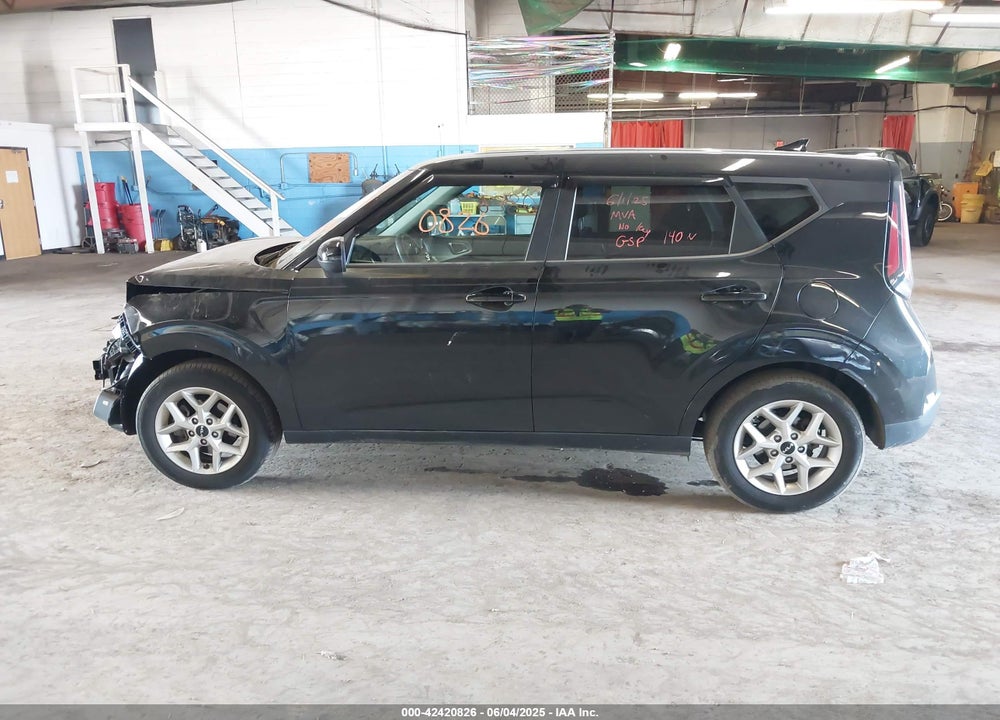 2023 KIA SOUL VIN: KNDJ23AUXP7866002