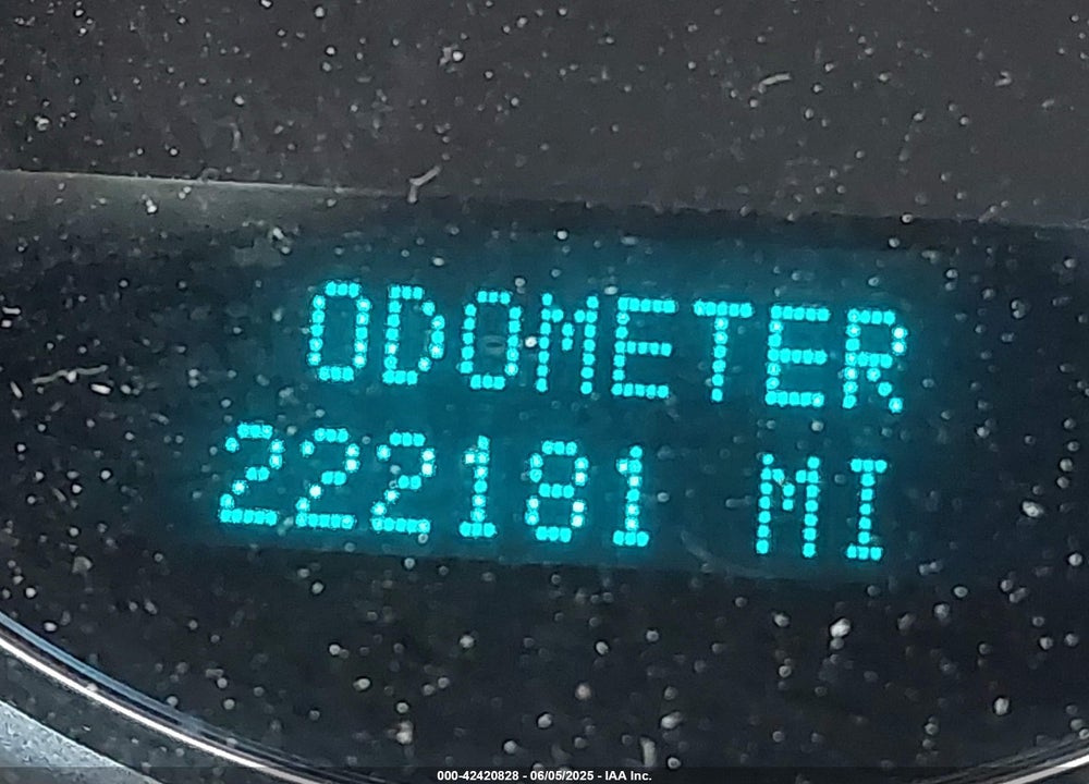 2008 CHEVROLET SUBURBAN 1500 LTZ VIN: 1GNFC16098R142568