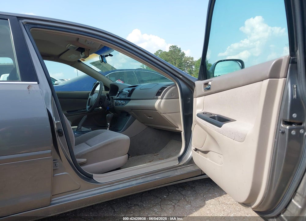 2005 TOYOTA CAMRY LE VIN: 4T1BE32K05U589511