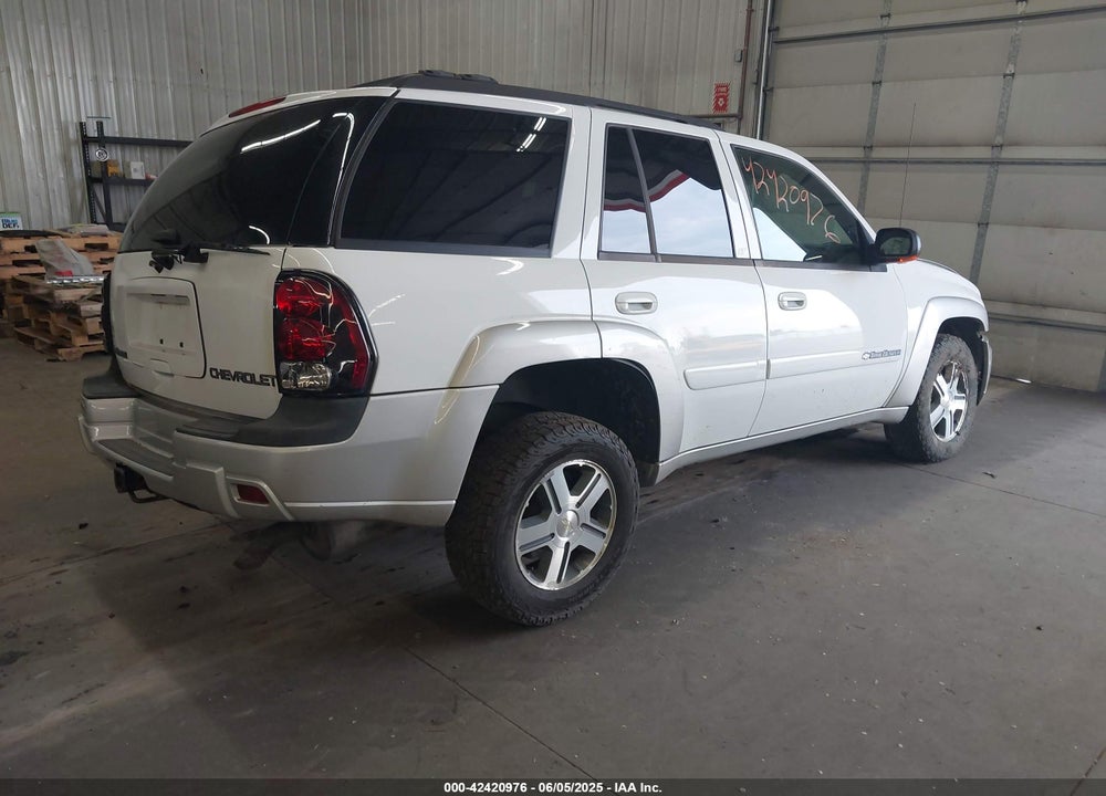 2004 CHEVROLET TRAILBLAZER LT VIN: 1GNDT13S442401807