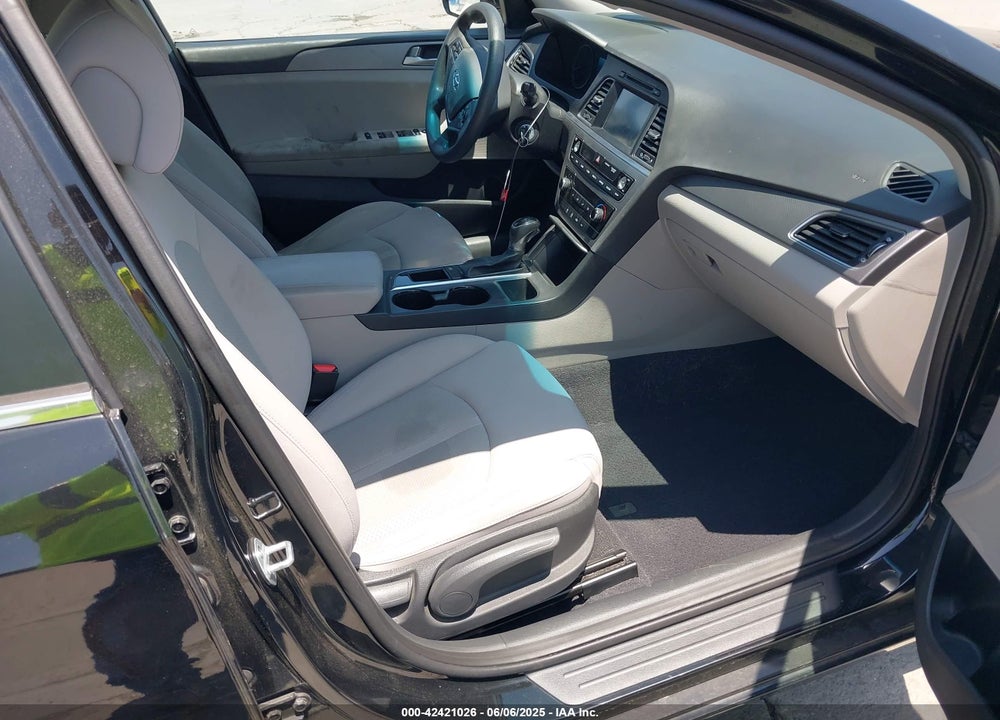 2017 HYUNDAI SONATA VIN: 5NPE24AA9HH450579