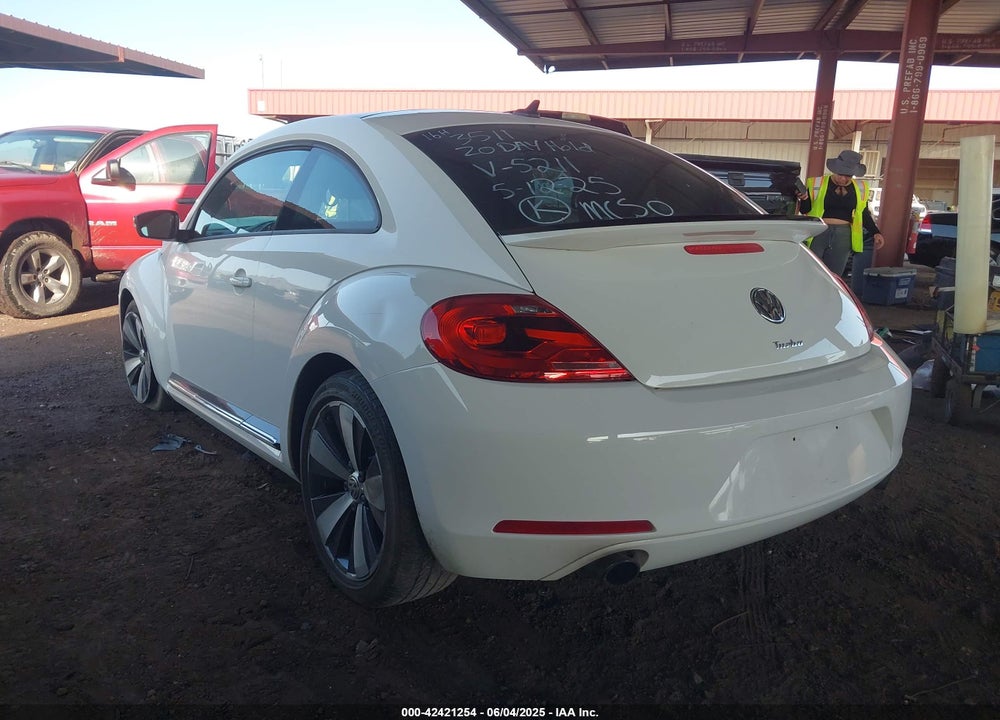 2012 VOLKSWAGEN BEETLE VIN: 3VWVA7AT5CM656889