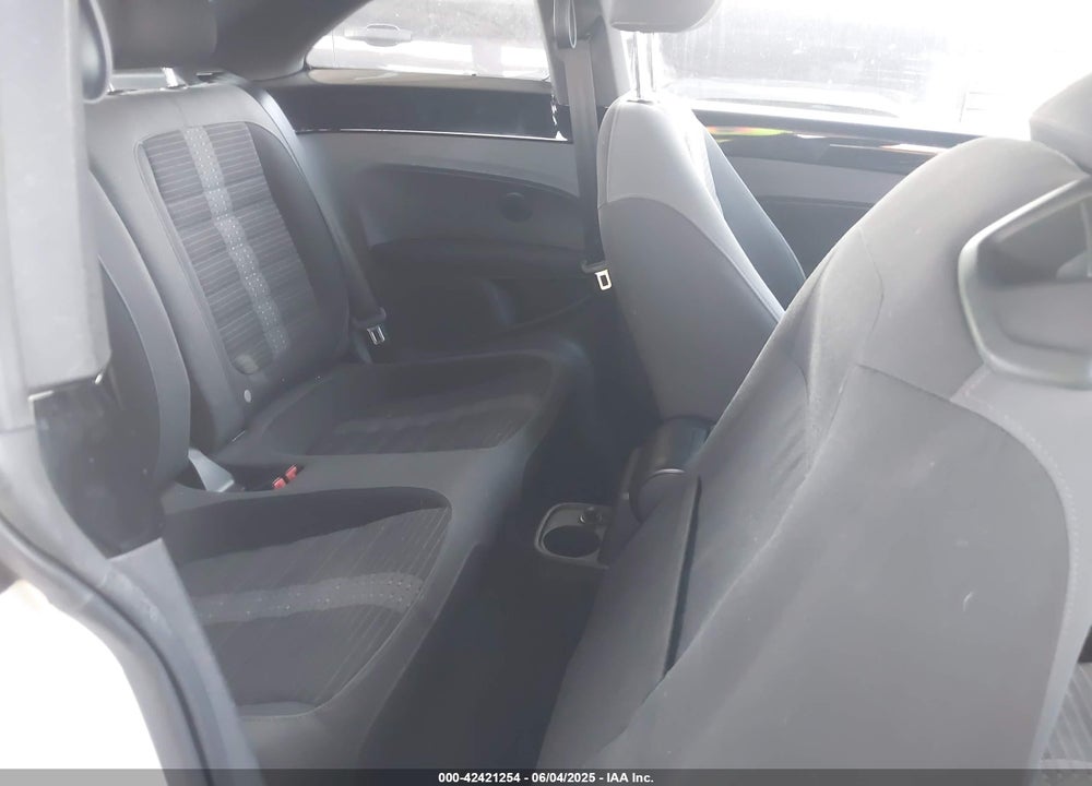 2012 VOLKSWAGEN BEETLE VIN: 3VWVA7AT5CM656889