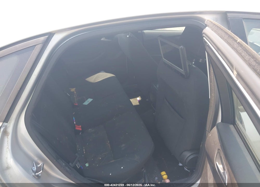 2018 FORD FOCUS VIN: 1FADP3F26JL266393