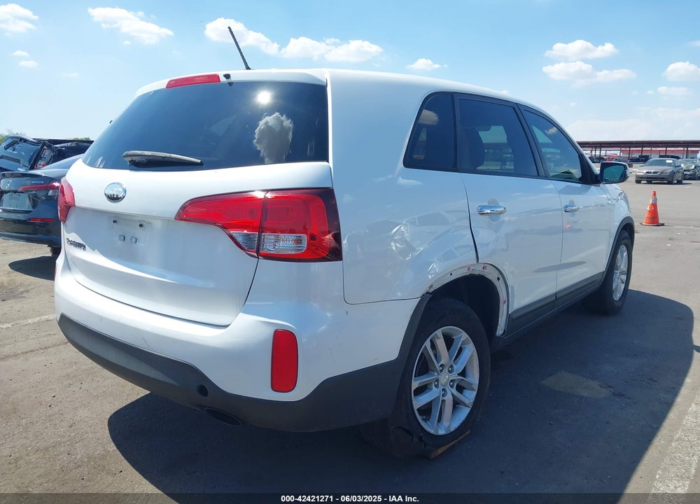 2014 KIA SORENTO LX VIN: 5XYKT3A66EG485976