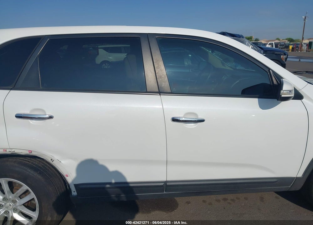 2014 KIA SORENTO LX VIN: 5XYKT3A66EG485976