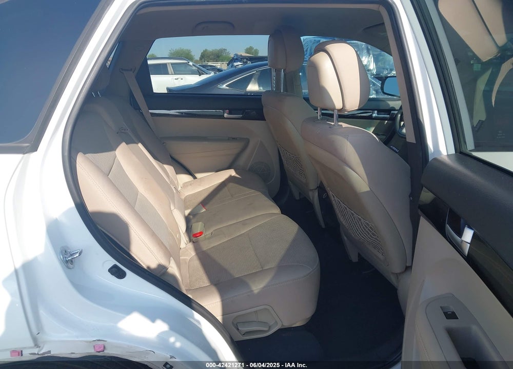 2014 KIA SORENTO LX VIN: 5XYKT3A66EG485976