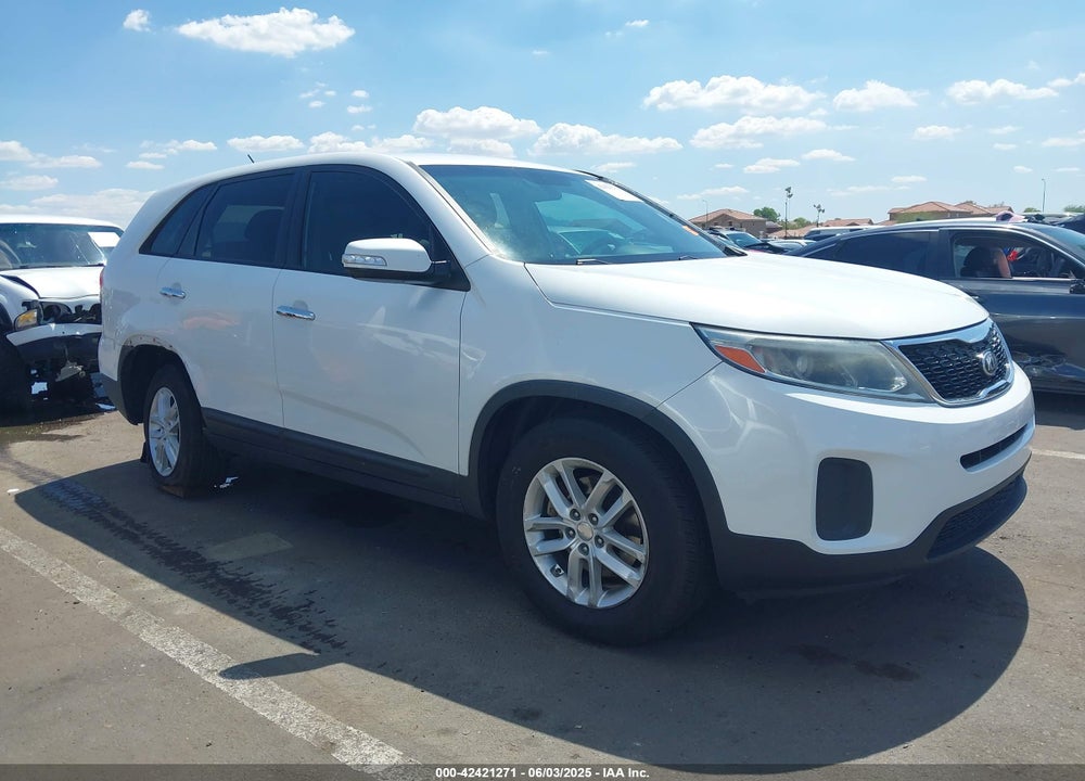 2014 KIA SORENTO LX VIN: 5XYKT3A66EG485976