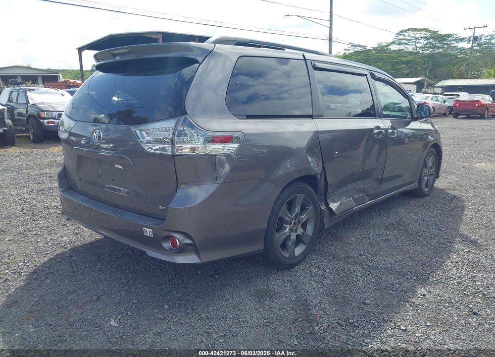 2016 TOYOTA SIENNA SE 8 PASSENGER VIN: 5TDXK3DC9GS719995