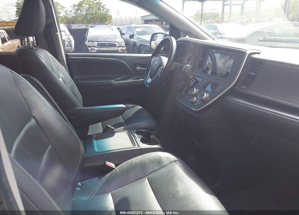 2016 TOYOTA SIENNA SE 8 PASSENGER VIN: 5TDXK3DC9GS719995