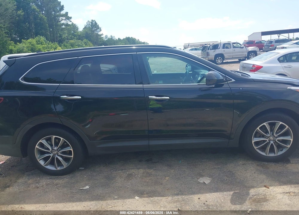 2017 HYUNDAI SANTA FE VIN: KM8SMDHF7HU216862