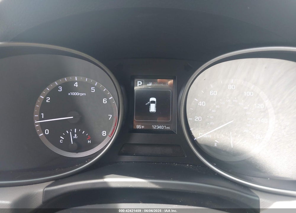 2017 HYUNDAI SANTA FE VIN: KM8SMDHF7HU216862