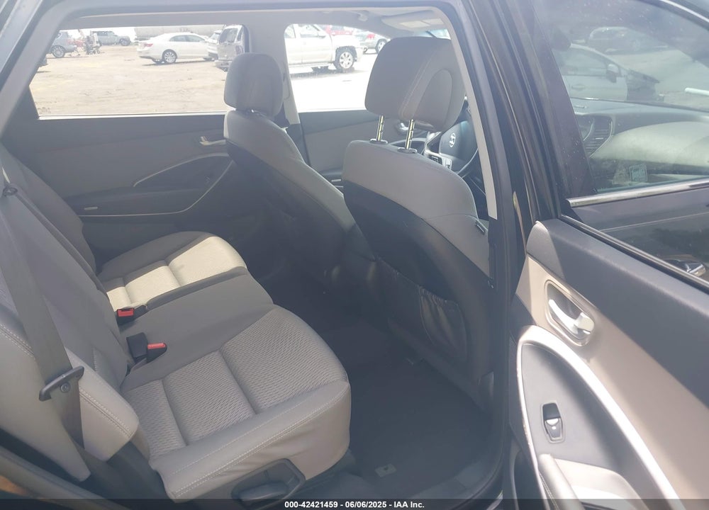 2017 HYUNDAI SANTA FE VIN: KM8SMDHF7HU216862