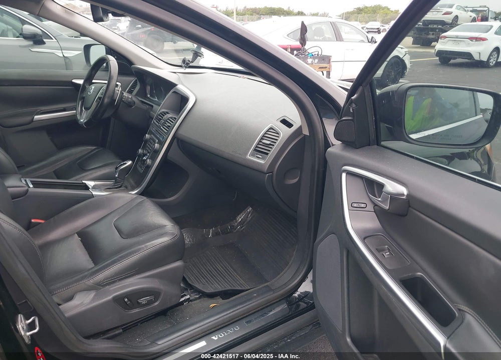 2015 VOLVO XC60 T6 PREMIER PLUS VIN: YV4902RC4F2582520