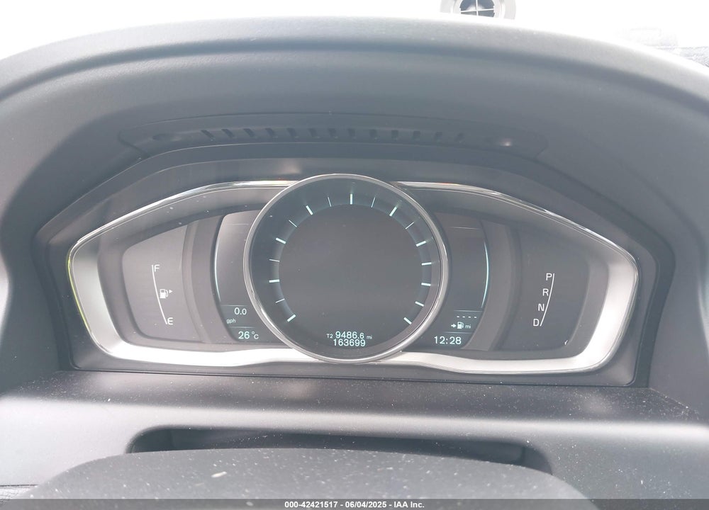 2015 VOLVO XC60 T6 PREMIER PLUS VIN: YV4902RC4F2582520