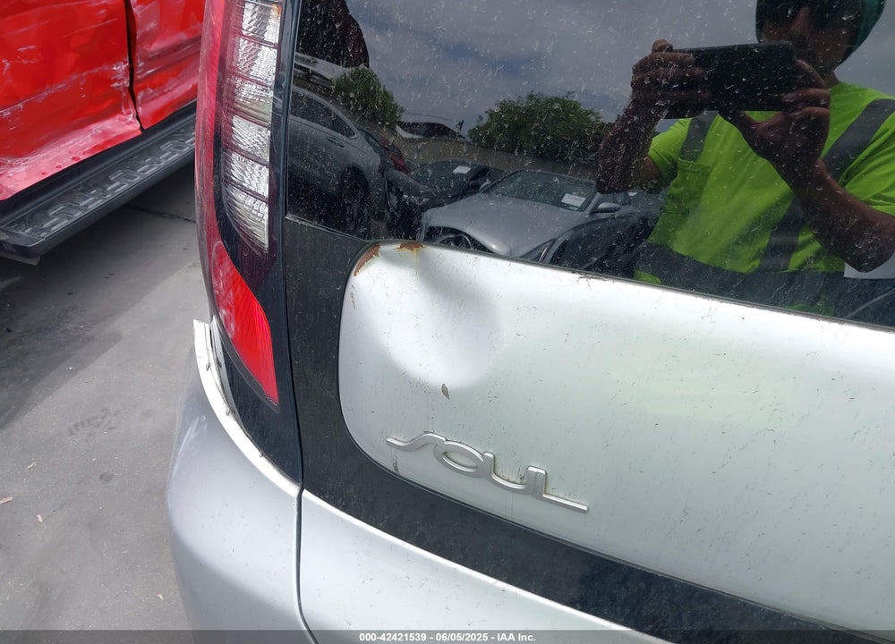 2015 KIA SOUL VIN: KNDJN2A28F7799947