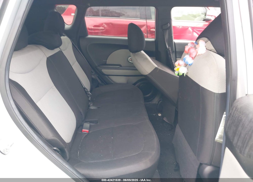 2015 KIA SOUL VIN: KNDJN2A28F7799947