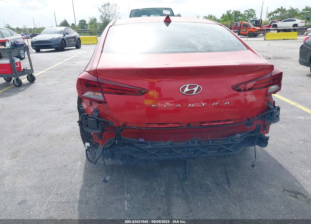 2019 HYUNDAI ELANTRA VIN: 5NPD84LF0KH431672