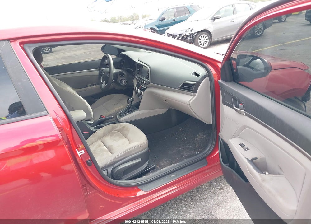 2019 HYUNDAI ELANTRA VIN: 5NPD84LF0KH431672