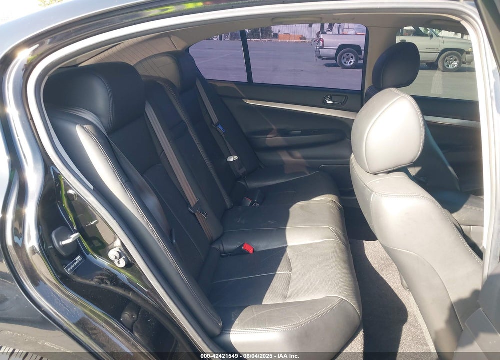 2015 INFINITI Q40 VIN: JN1CV6AP3FM501823
