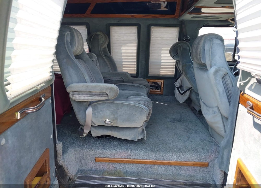 1990 FORD ECONOLINE E150 VAN VIN: 1FDEE14N8LHA71564