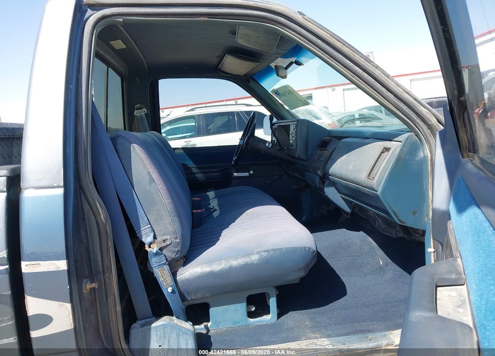 1988 CHEVROLET GMT-400 C1500 VIN: 2GCDC14Z3J1123191