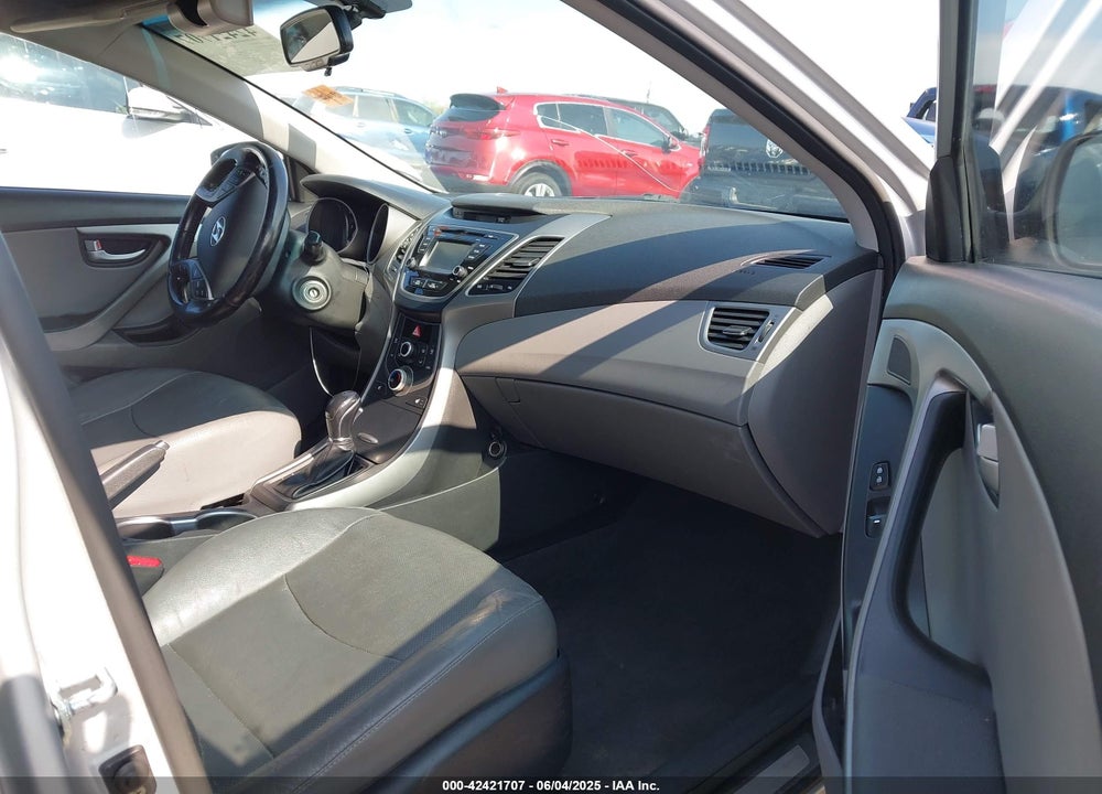 2015 HYUNDAI ELANTRA VIN: KMHDH4AEXFU303070