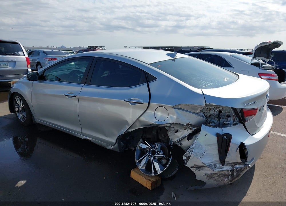 2015 HYUNDAI ELANTRA VIN: KMHDH4AEXFU303070