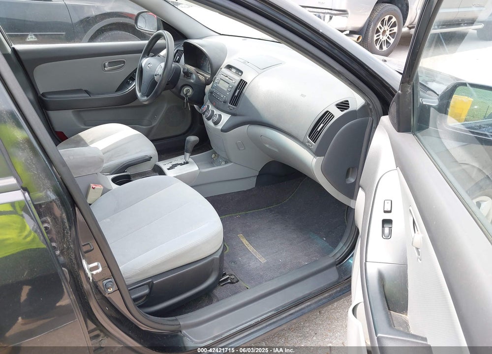 2008 HYUNDAI ELANTRA GLS/SE VIN: KMHDU46D18U430448