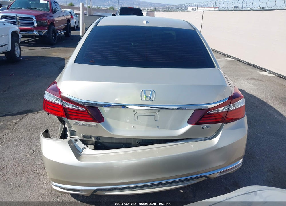 2017 HONDA ACCORD VIN: 1HGCR3F87HA025065