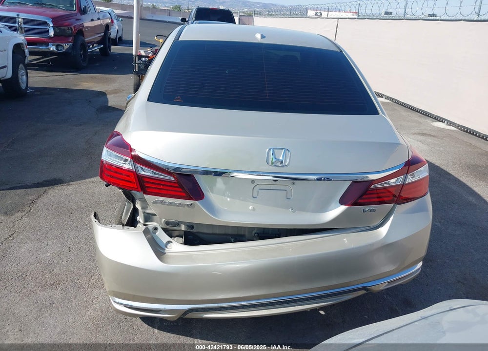 2017 HONDA ACCORD VIN: 1HGCR3F87HA025065