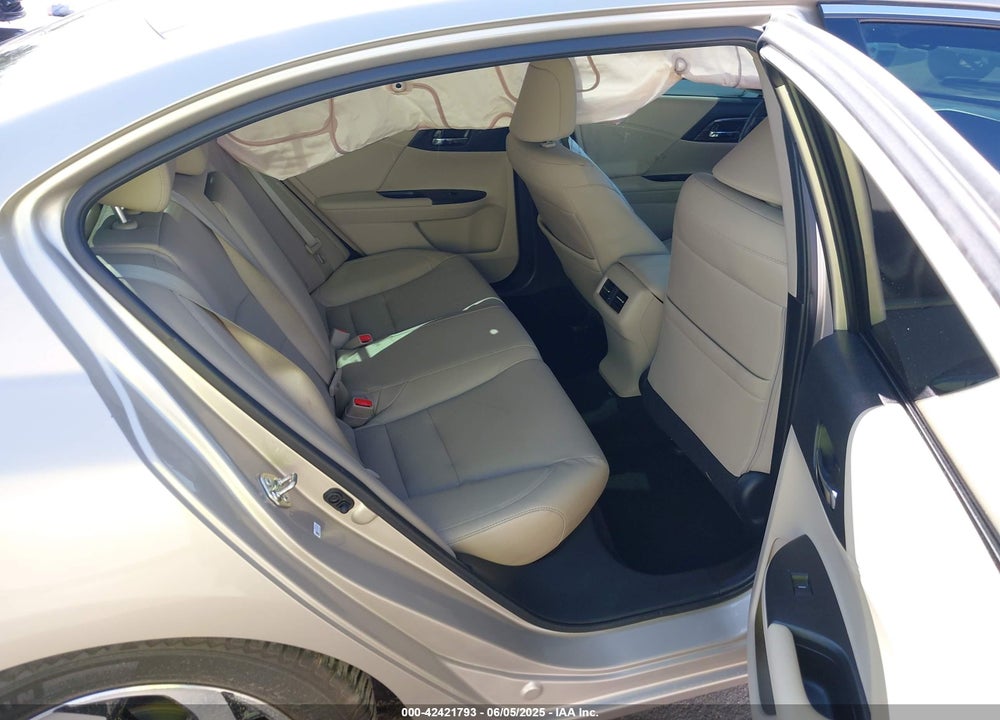 2017 HONDA ACCORD VIN: 1HGCR3F87HA025065