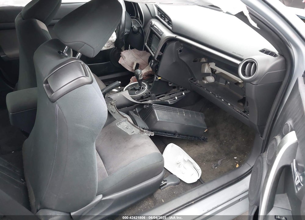 2016 SCION TC VIN: JTKJF5C77GJ015102