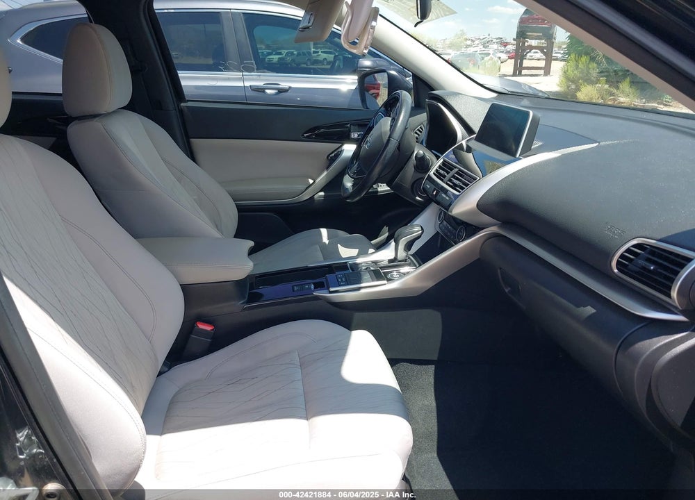 2018 MITSUBISHI ECLIPSE CROSS VIN: JA4AT5AA5JZ039030